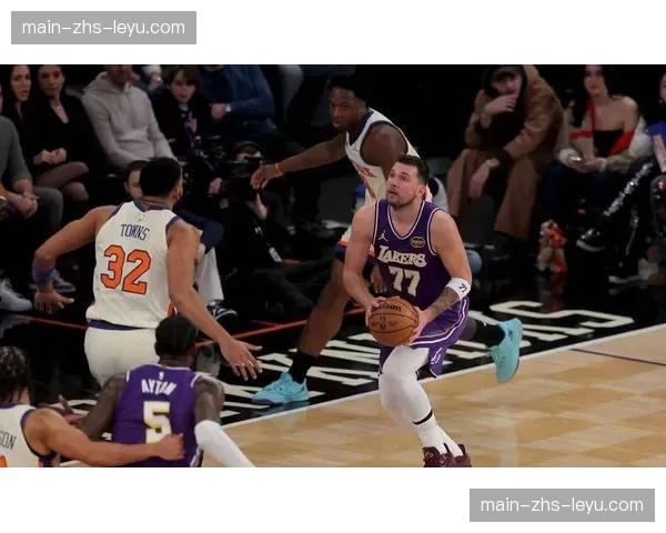 湖人第三节崩盘单节仅得12分，客场落后凯尔特人25分进入末节