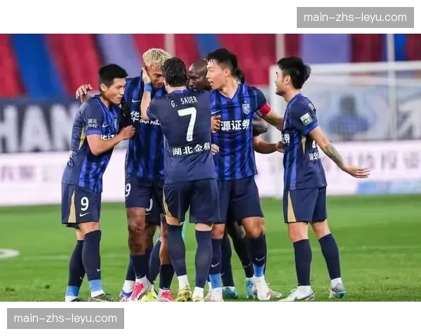 武汉三镇完成阵容大升级，冬窗豪购引进菲尔米诺、卡迪斯等强援